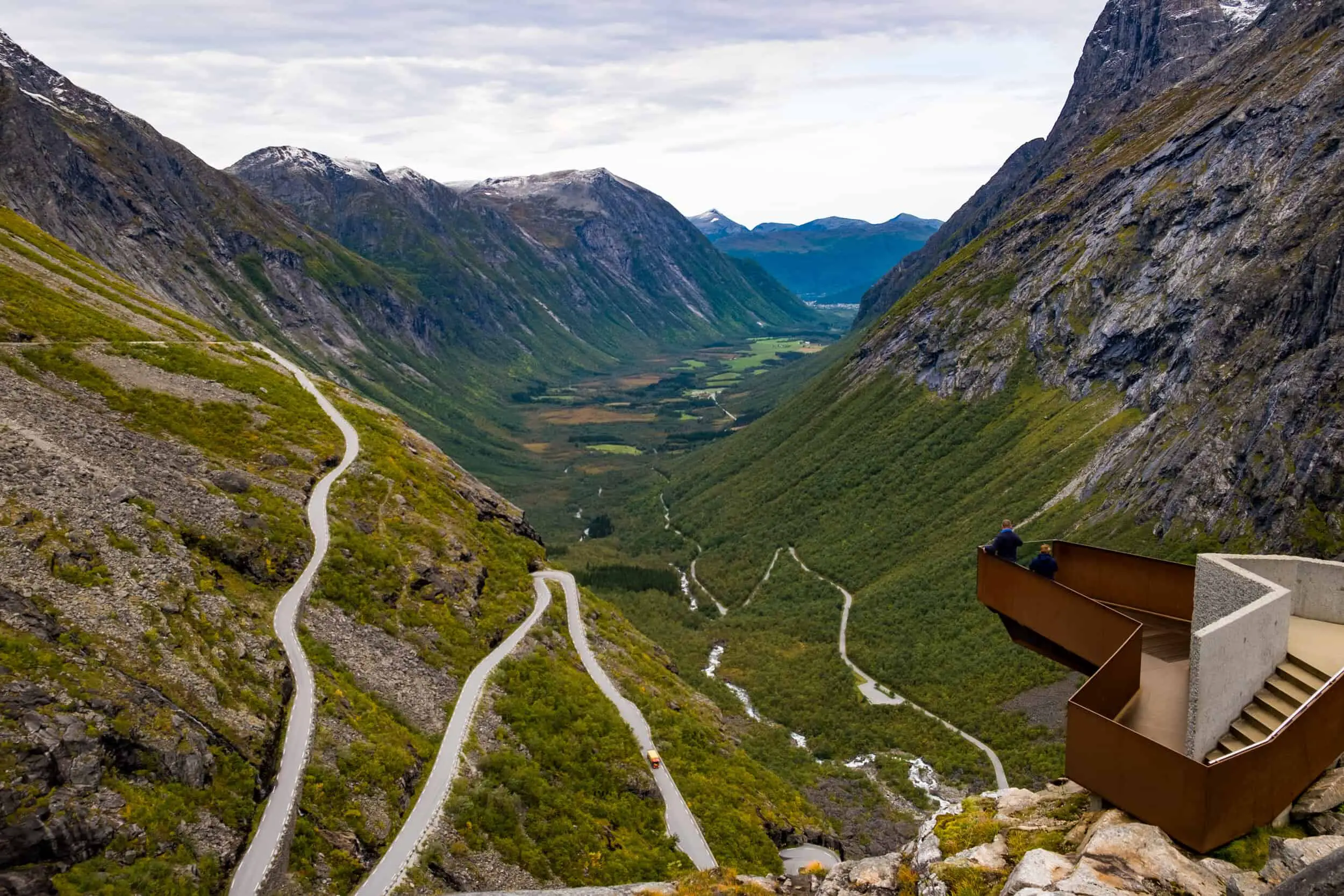 多美的景色啊!多好的一条路啊!